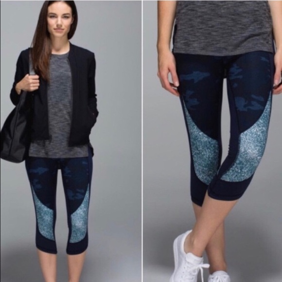 lululemon athletica Pants - 35. Lululemon Wunder Under Camu Navy Crop Pants